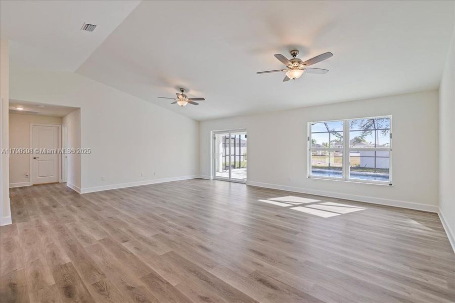 Spacious, unfurnished interior of a new home in Cape Coral, Cape Coral (Image 20). Spacious, unfurnished interior of a new home in Cape Coral, Cape Coral (Image 20).