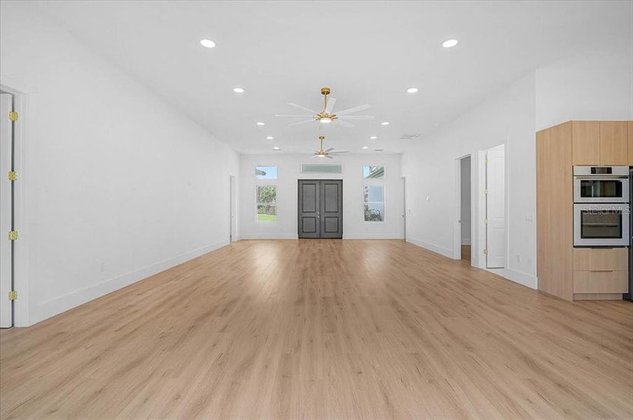 Spacious, unfurnished interior of a new home in , North Port (Image 18).