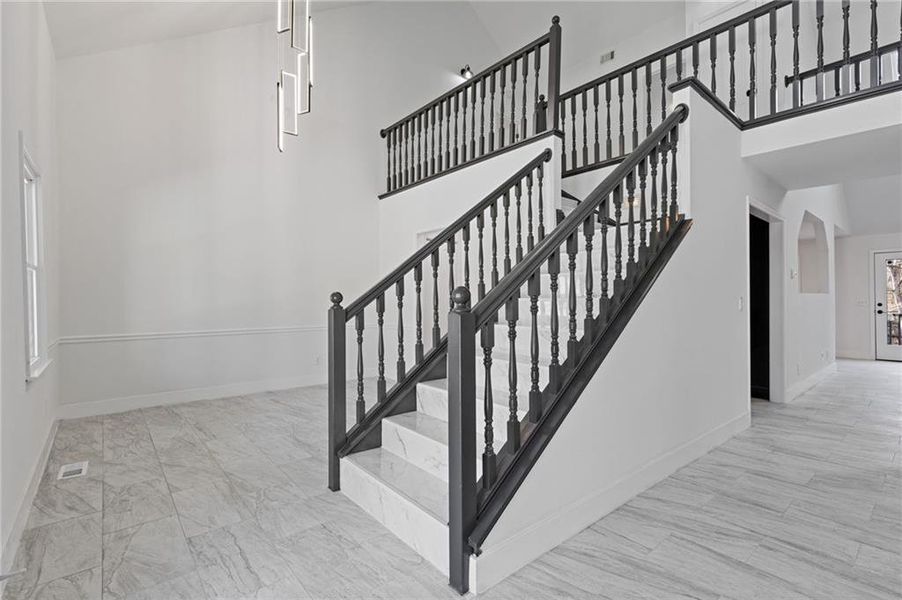 Spacious, unfurnished interior of a new home in , Gainesville (Image 20).