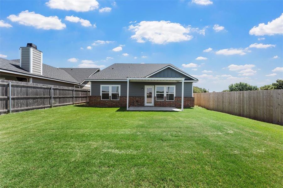 Exterior details and patio area of a home in , McGregor (Image 25).