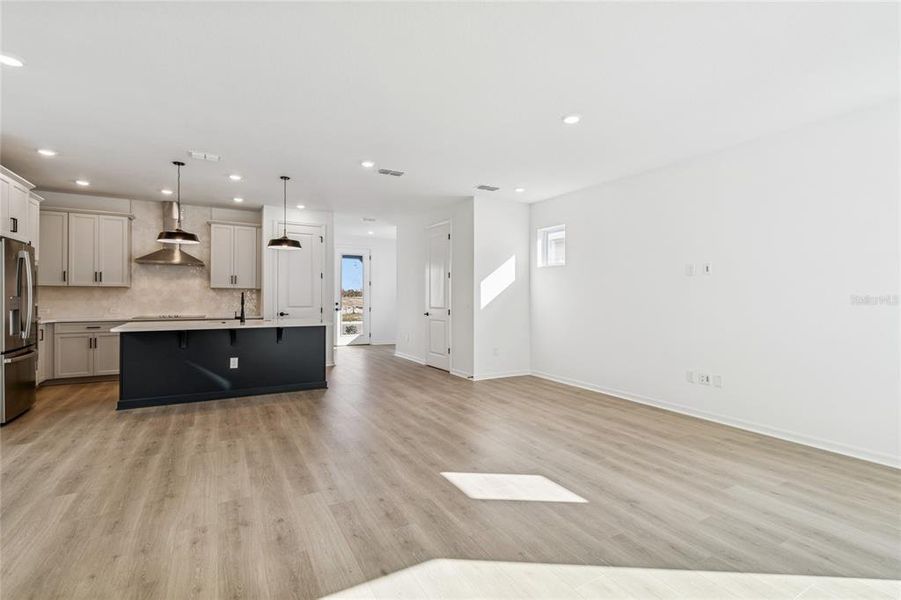 Spacious, unfurnished interior of a new home in Weslyn Park in Sunbridge 34', St. Cloud (Image 39).