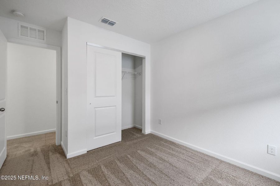 Spacious, unfurnished interior of a new home in Kasen Oaks, Jacksonville (Image 31).