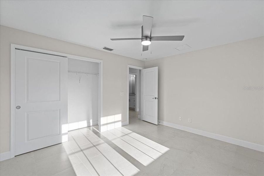 Spacious, unfurnished interior of a new home in , Englewood (Image 21).