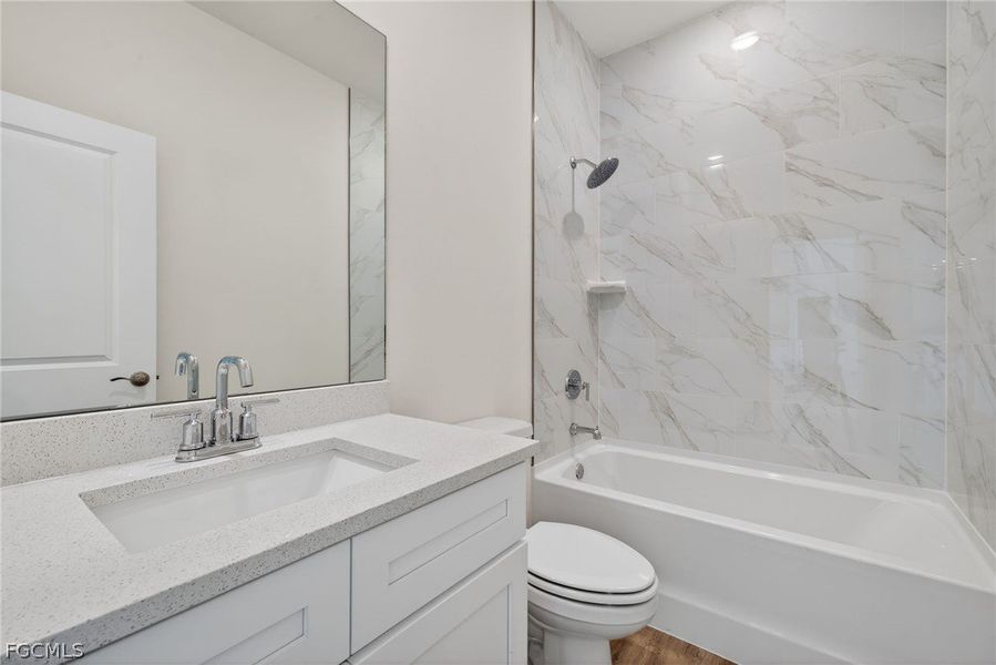 Furnished interior view inside a new home in Cape Coral, Cape Coral (Image 9).
