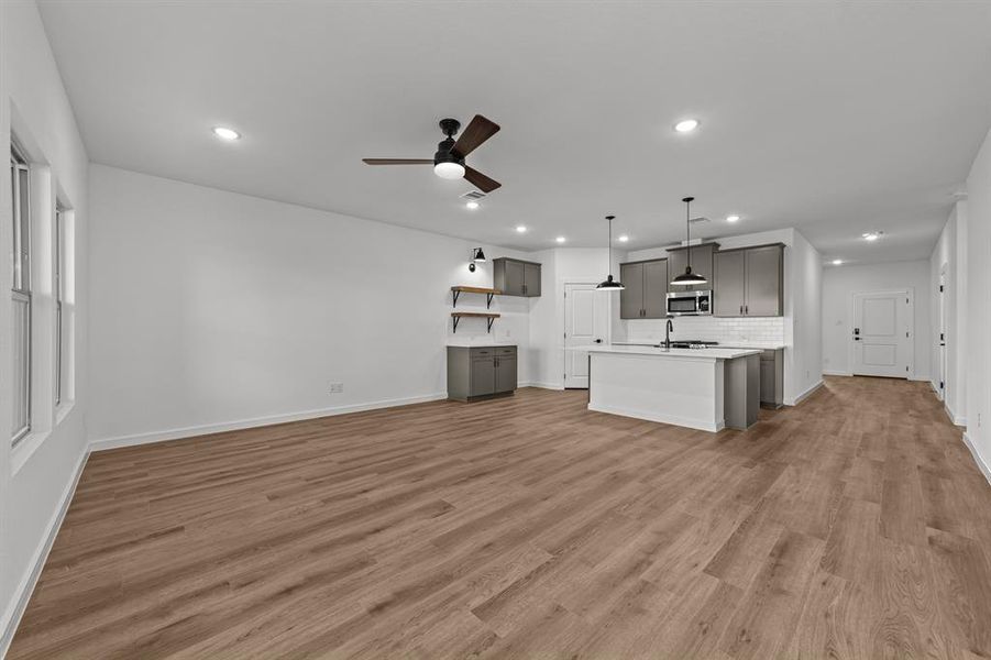 Spacious, unfurnished interior of a new home in Caldwell Lakes, Dallas (Image 20). Spacious, unfurnished interior of a new home in Caldwell Lakes, Dallas (Image 20).