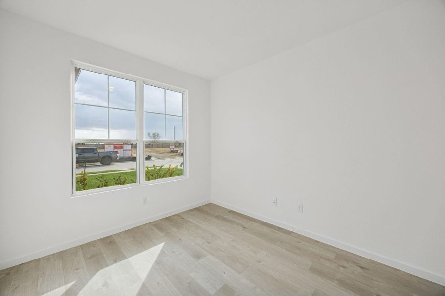 Spacious, unfurnished interior of a new home in Stokesbury, Waller (Image 17).