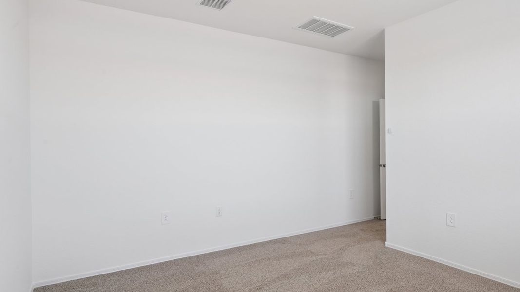 Spacious, unfurnished interior of a new home in Magma Ranch Vistas, Florence (Image 15).