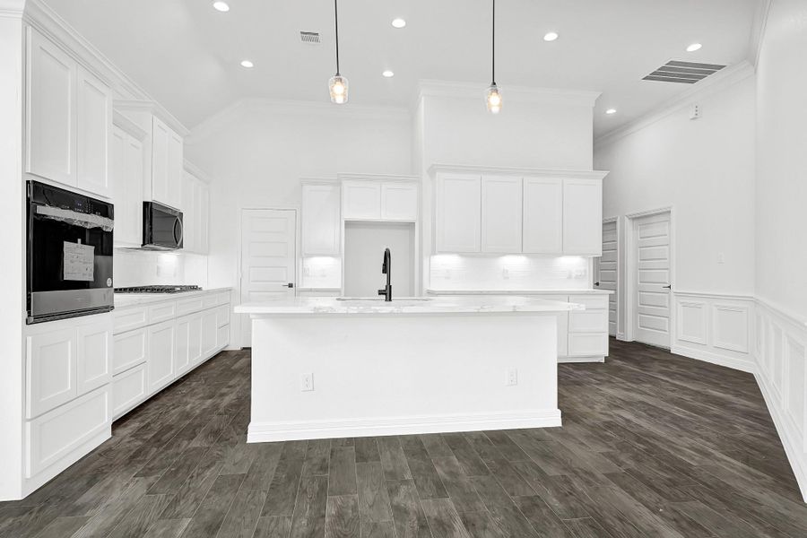 Furnished interior view inside a new home in , Anahuac (Image 11).