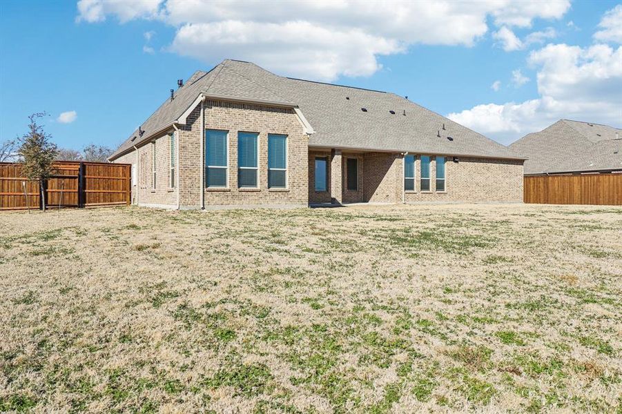 Exterior details and patio area of a home in Gean Estates, Keller (Image 4).