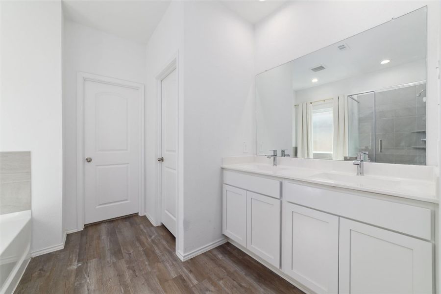 Image 43 of a home in Sunterra.