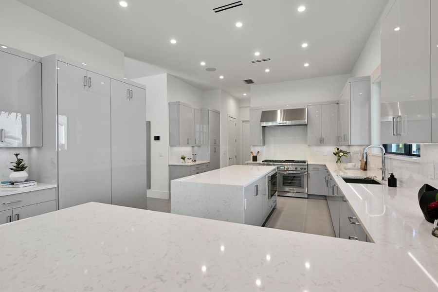 Image 33 of a home in .