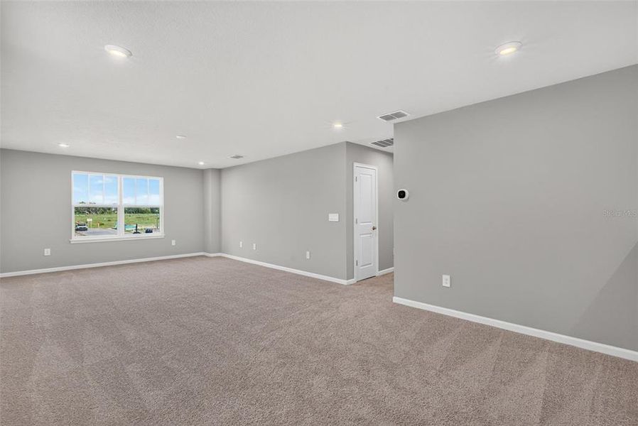 Spacious, unfurnished interior of a new home in Crosswind Ranch, Parrish (Image 14). Spacious, unfurnished interior of a new home in Crosswind Ranch, Parrish (Image 14).