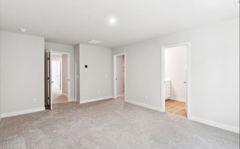 Spacious, unfurnished interior of a new home in Crescent Cove, Summerville (Image 13).