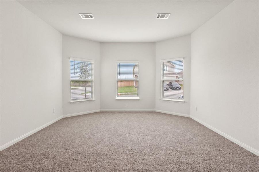 Spacious, unfurnished interior of a new home in , Fort Worth (Image 7).