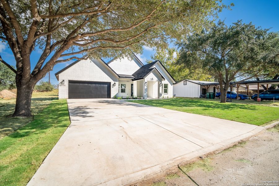 Image 33 of a home in . Image 33 of a home in .