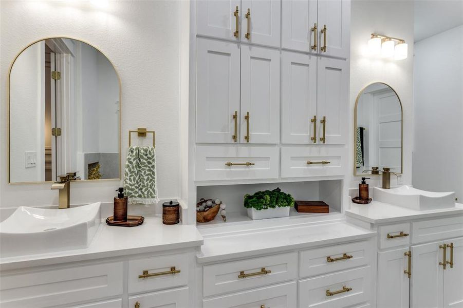 Close-up of interior finishes inside a home in , Burleson (Image 16). Close-up of interior finishes inside a home in , Burleson (Image 16).