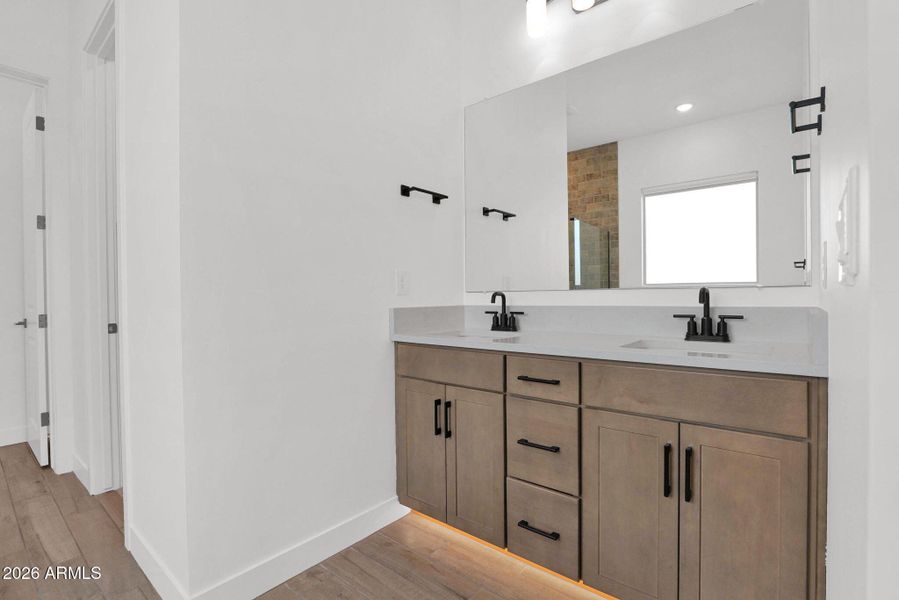 3008 Flintlock - 36Primary Bathroom