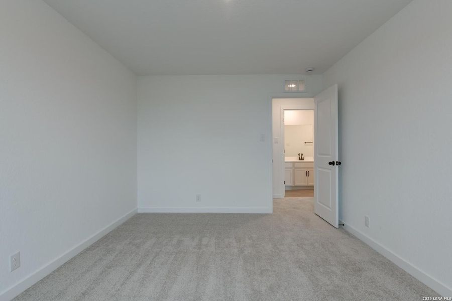 Spacious, unfurnished interior of a new home in Nopal Valley, San Antonio (Image 16). Spacious, unfurnished interior of a new home in Nopal Valley, San Antonio (Image 16).