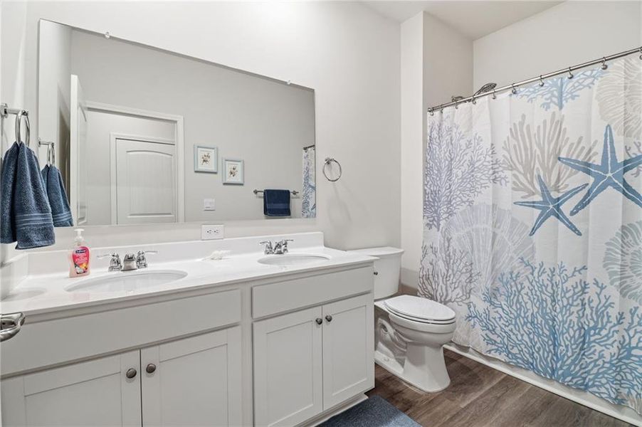 Furnished interior view inside a new home in , Dallas (Image 6).