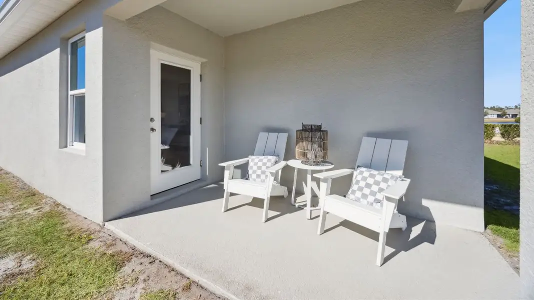 Exterior details and patio area of a home in Kindred, Kissimmee (Image 3).