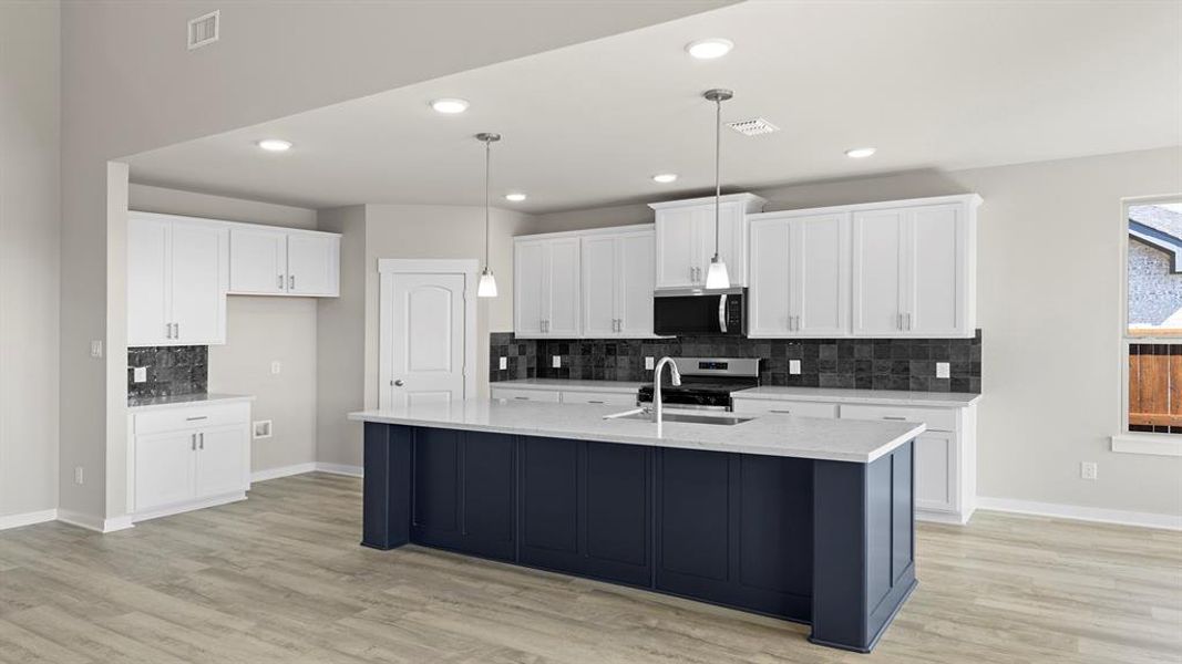 09. 1323 Burgess - Kitchen (2) 09. 1323 Burgess - Kitchen (2)