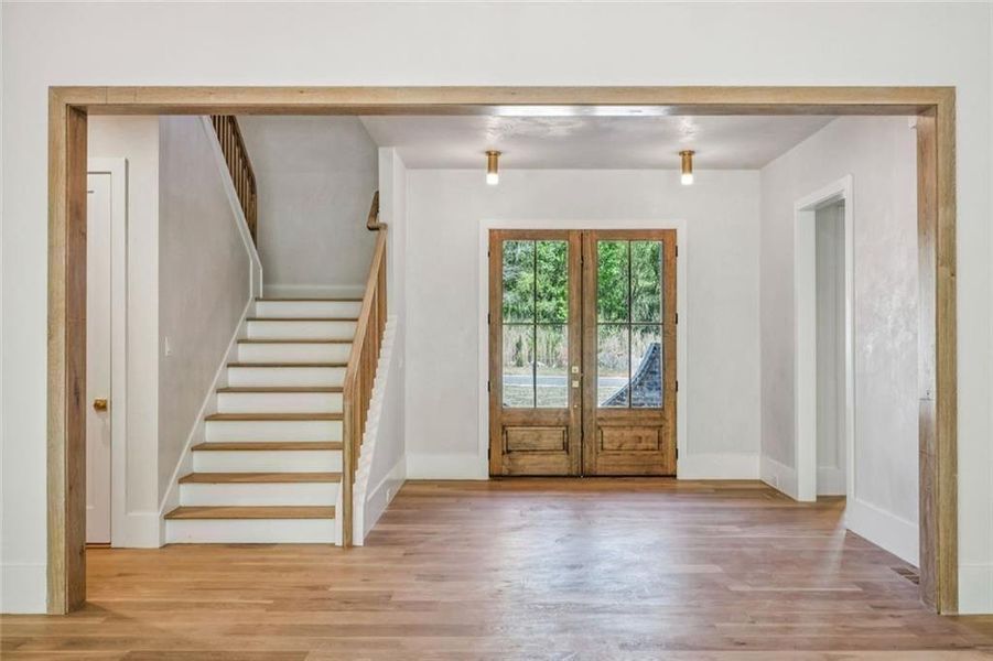 Spacious, unfurnished interior of a new home in , Athens (Image 24).
