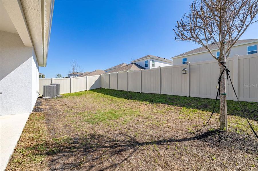 Exterior details and patio area of a home in Hartwood Landing, Clermont (Image 28).