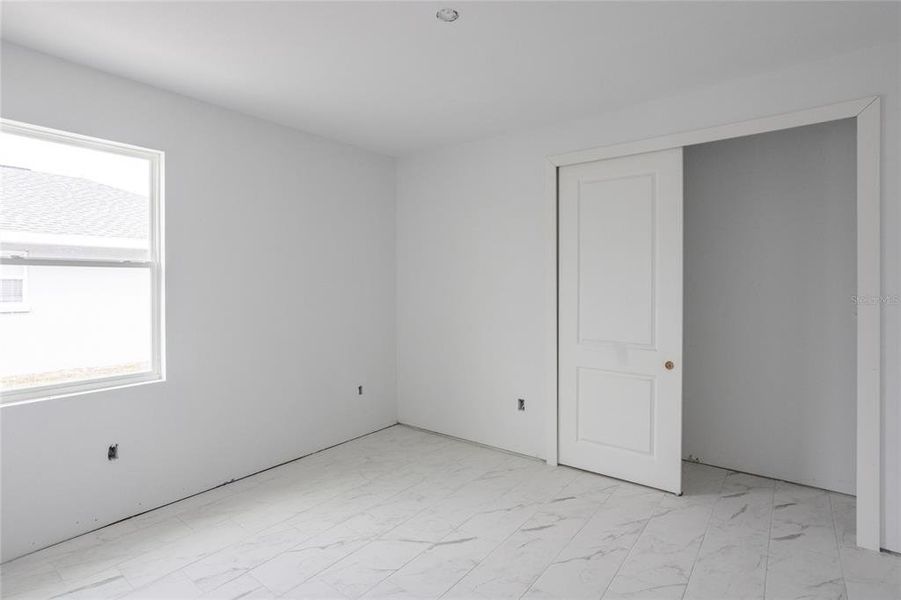 Spacious, unfurnished interior of a new home in , Englewood (Image 19).