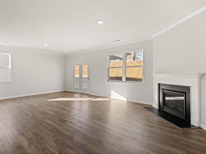 Spacious, unfurnished interior of a new home in Falcon Landing, Gainesville (Image 32).