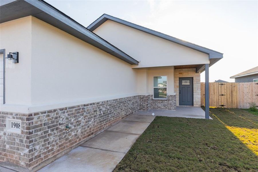 Exterior details and patio area of a home in , Abilene (Image 18).