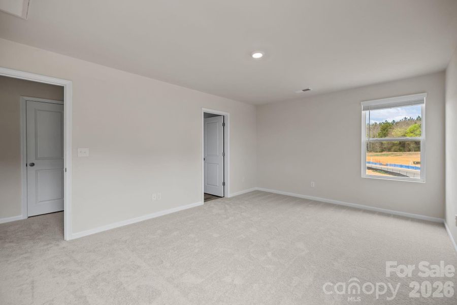 Spacious, unfurnished interior of a new home in Richburg Meadows, Richburg (Image 8).
