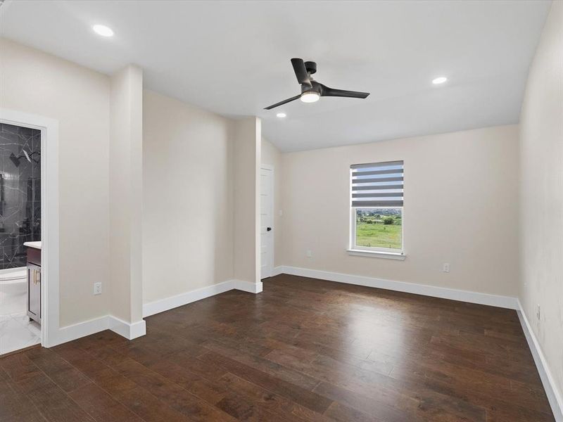 Spacious, unfurnished interior of a new home in , Krum (Image 17).