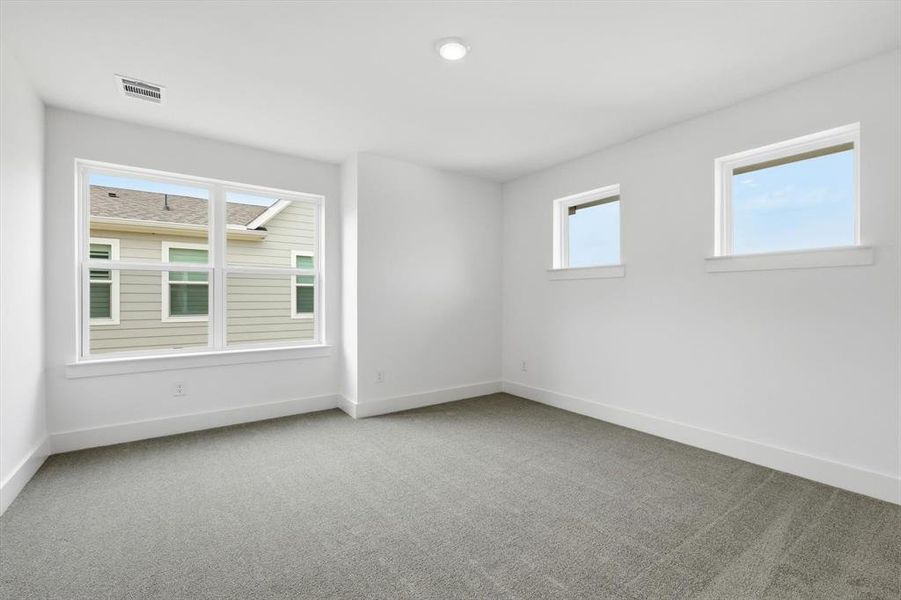 Spacious, unfurnished interior of a new home in , Argyle (Image 30).