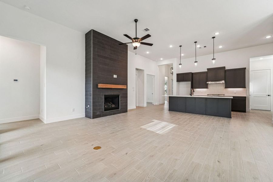 Spacious, unfurnished interior of a new home in Kresston, Montgomery (Image 22).