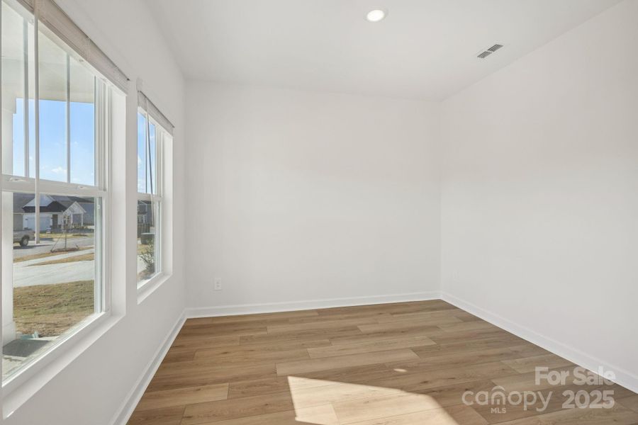 Spacious, unfurnished interior of a new home in Oxford Station, Salisbury (Image 14).