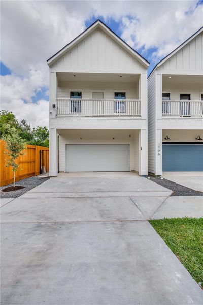 Front exterior of a new home in , Houston, TX, highlighting curb appeal (Image 24).