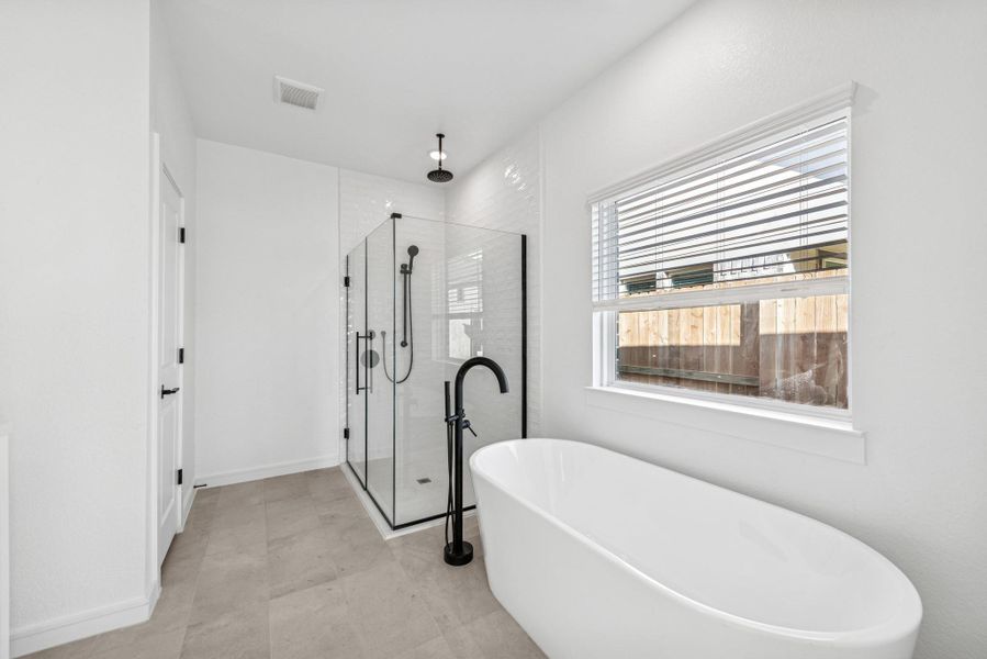 Relaxing soaker tub and walk-in shower