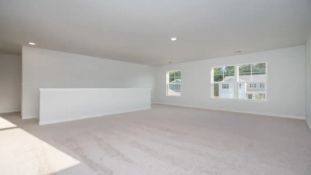 Representative unfurnished interior of a home built from the Elle by D.R. Horton in Brookside, Richlands (Image 28).