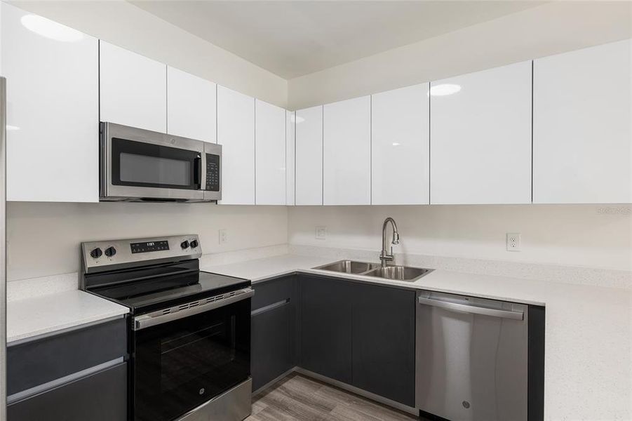 Furnished interior view inside a new home in , Gainesville (Image 5).