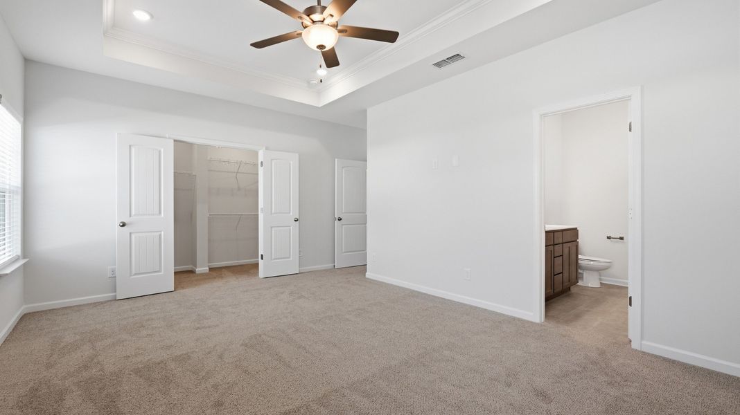 Spacious, unfurnished interior of a new home in Wheatfield, Shelbyville (Image 23).