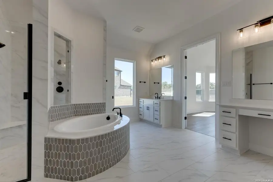 Furnished interior view inside a new home in Waldsanger, New Braunfels (Image 5).