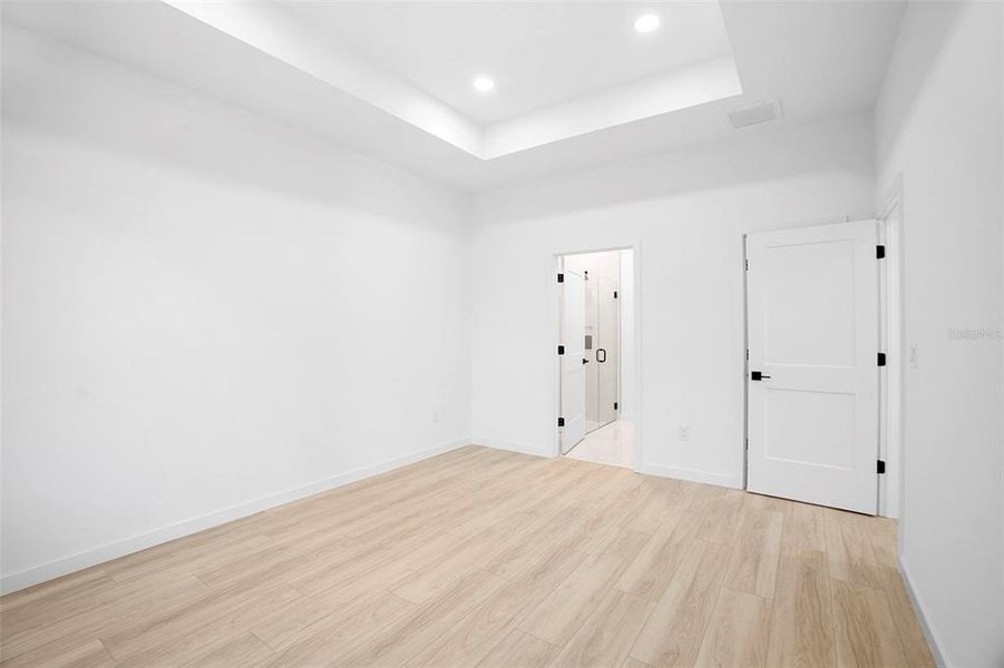 Spacious, unfurnished interior of a new home in , North Port (Image 28).