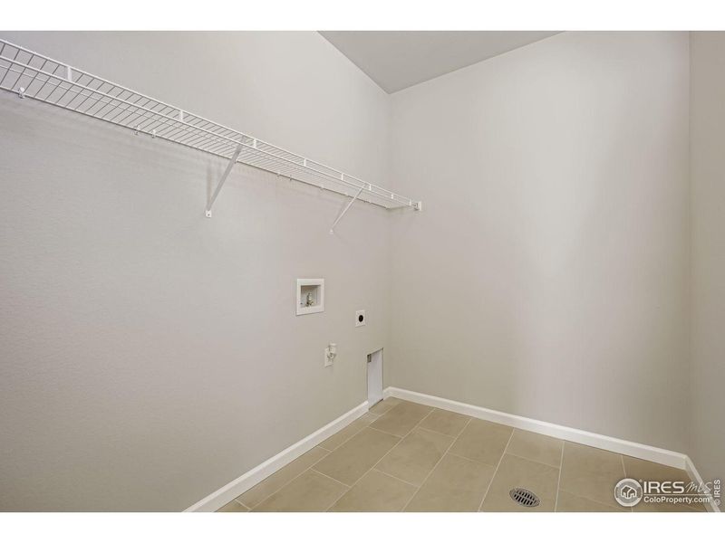 Spacious, unfurnished interior of a new home in Country Club Reserve, Fort Collins (Image 20).