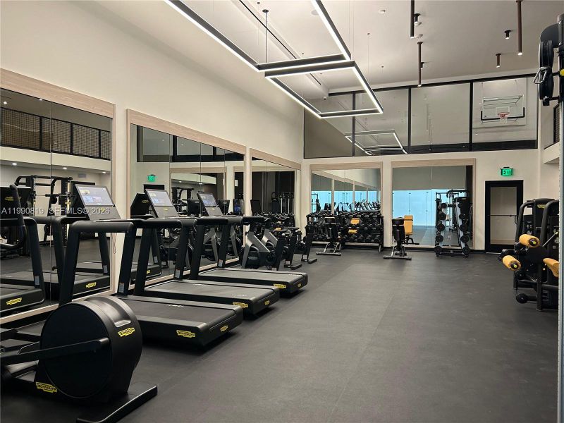 Community amenities in , Miami (Image 35).