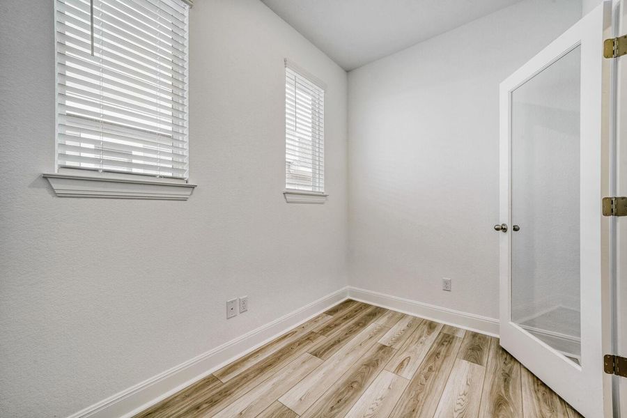 Spacious, unfurnished interior of a new home in Lariat, Liberty Hill (Image 9).