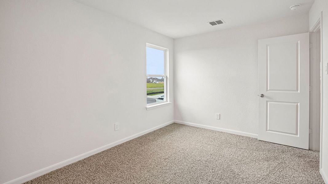 Spacious, unfurnished interior of a new home in Briarwood, Elgin (Image 38).