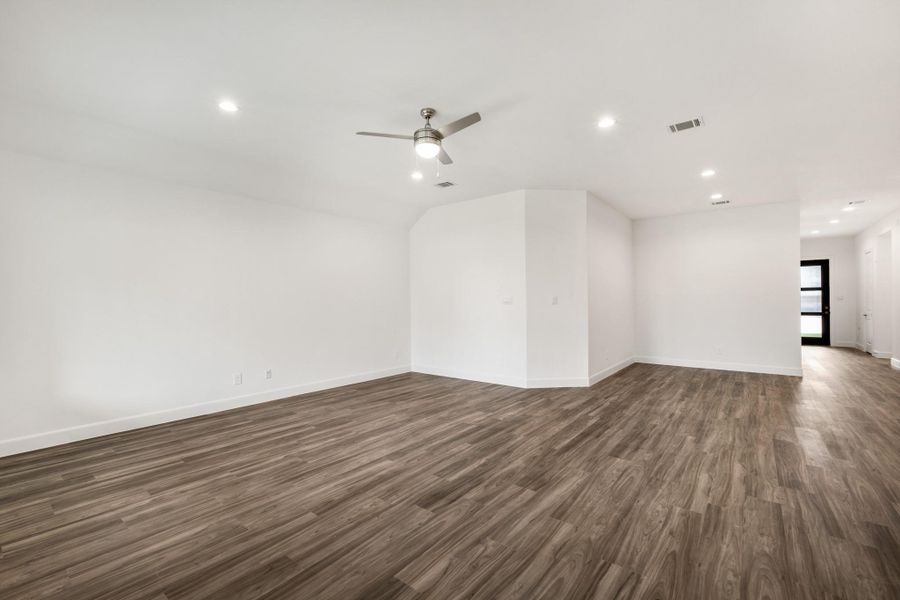 Spacious, unfurnished interior of a new home in River Ranch Estates, Dayton (Image 14). Spacious, unfurnished interior of a new home in River Ranch Estates, Dayton (Image 14).
