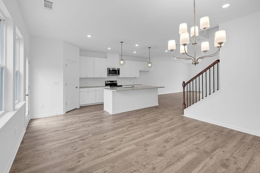Spacious, unfurnished interior of a new home in Rosewood Farm, Lawrenceville (Image 10).