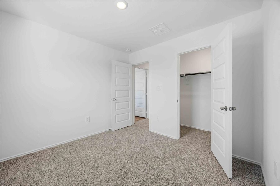 Spacious, unfurnished interior of a new home in Legacy Village, Houston (Image 24). Spacious, unfurnished interior of a new home in Legacy Village, Houston (Image 24).