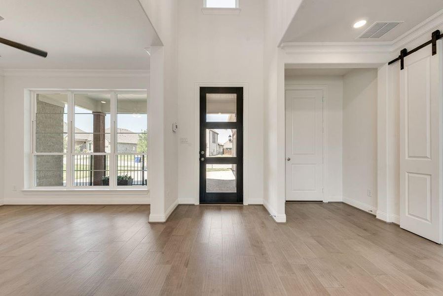 Spacious, unfurnished interior of a new home in South Pointe, Mansfield (Image 24).